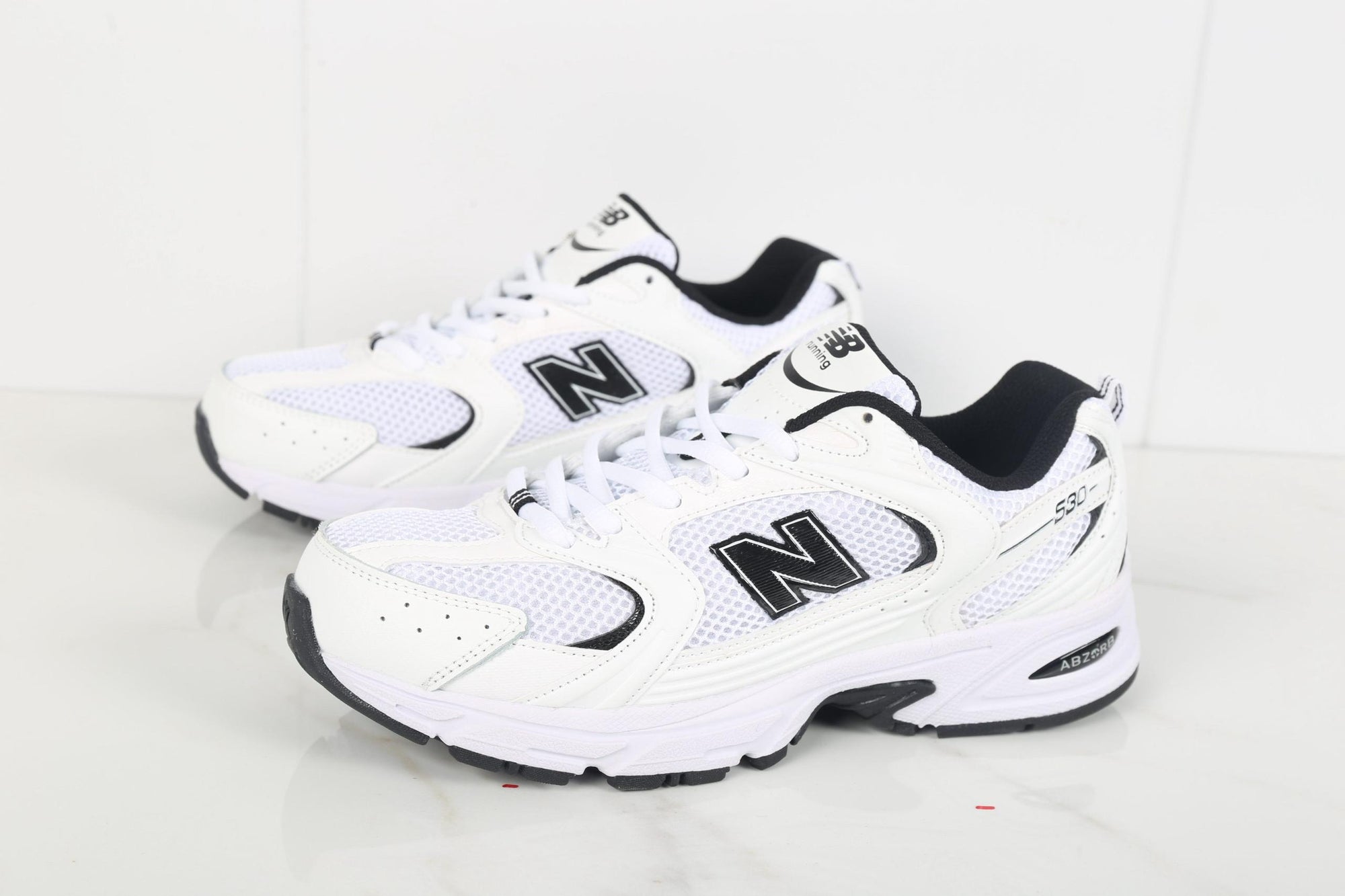 New Balance 530 White Black Details