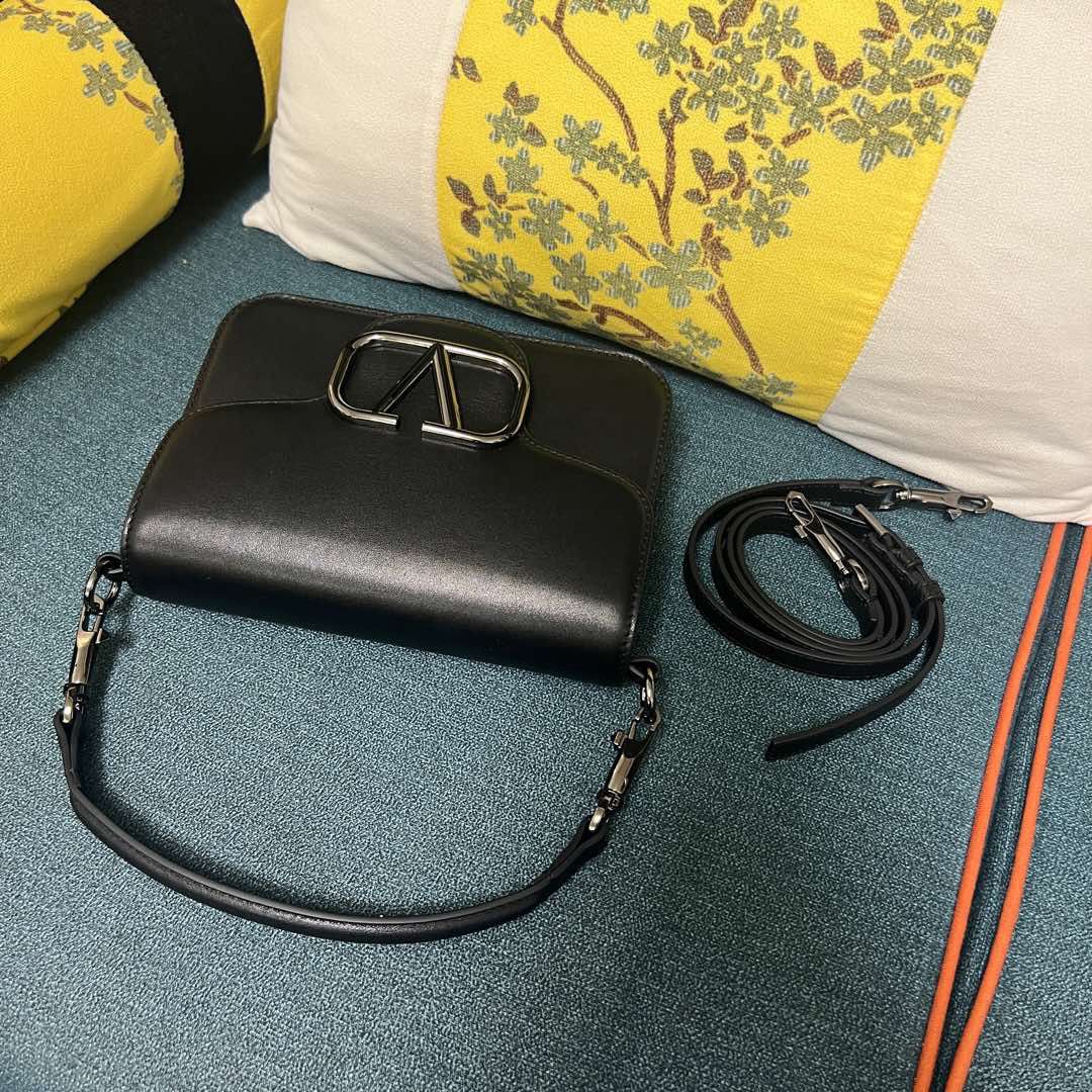 Bolsa de ombro Valentino Garavani Locò