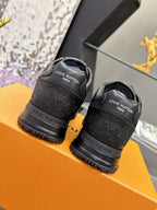 Louis Vuitton Run Away Black