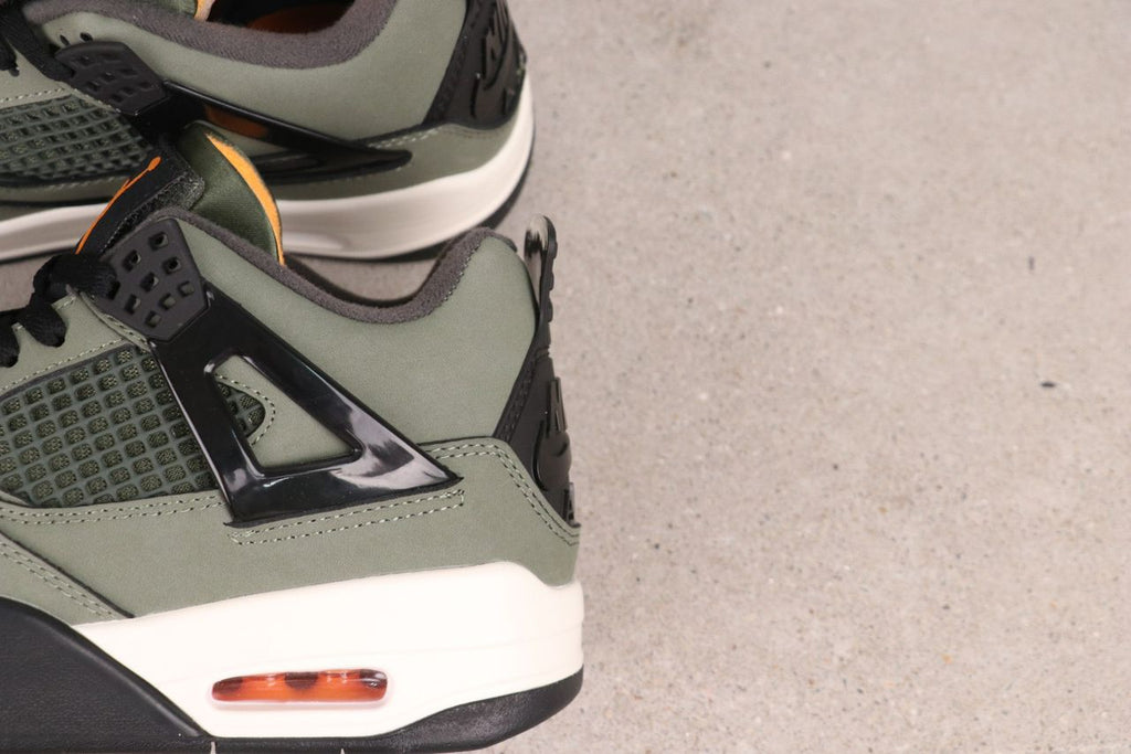 Jordan 4 Retro Undefeated