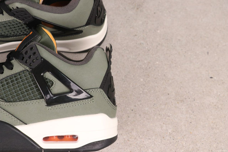 Jordan 4 Retro Undefeated