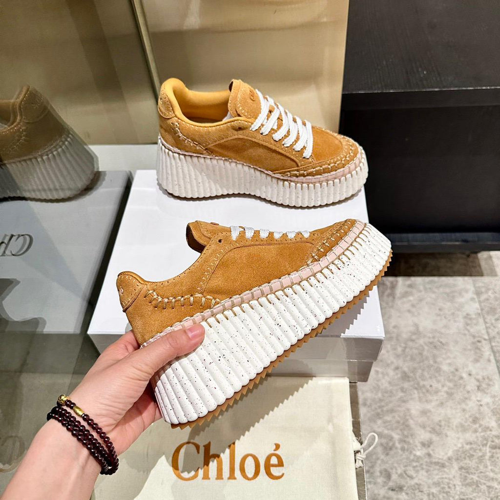 Chloé Nama