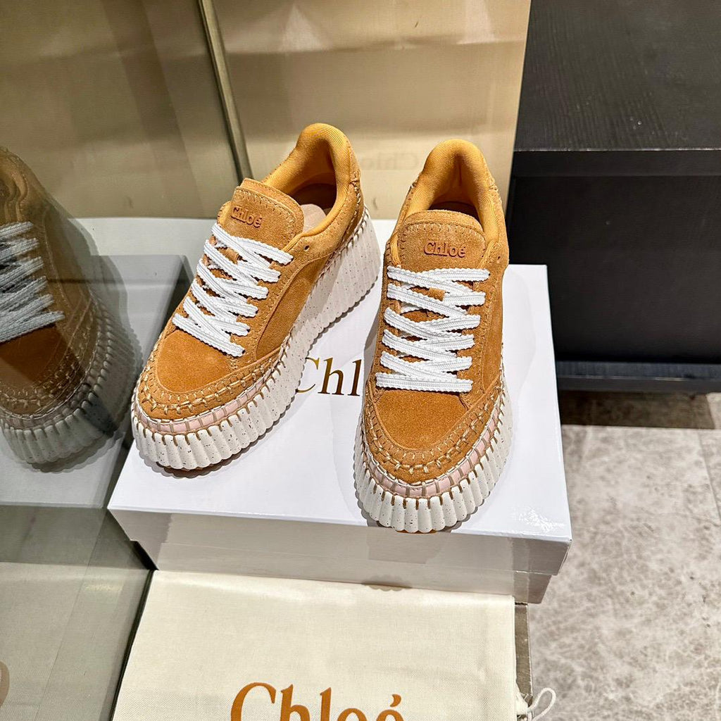 Chloé Nama
