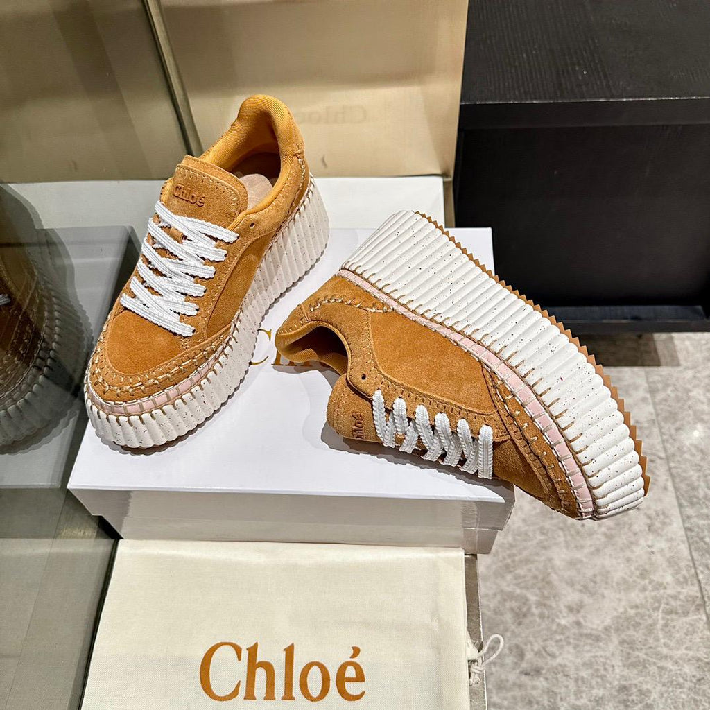 Chloé Nama