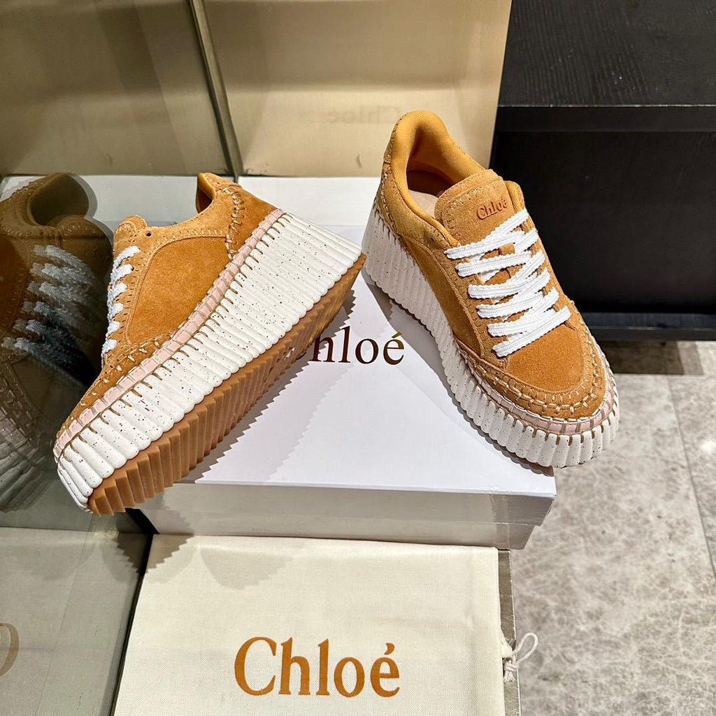 Chloé Nama