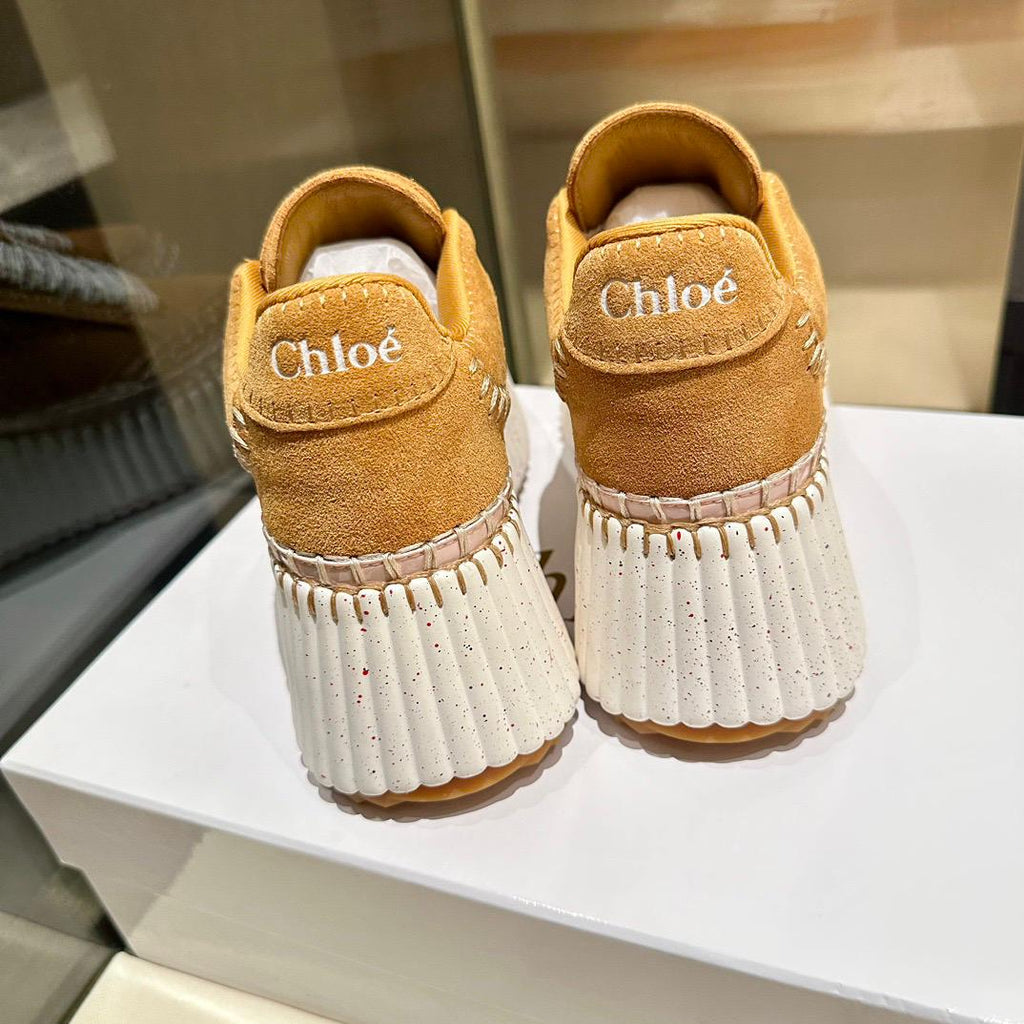 Chloé Nama