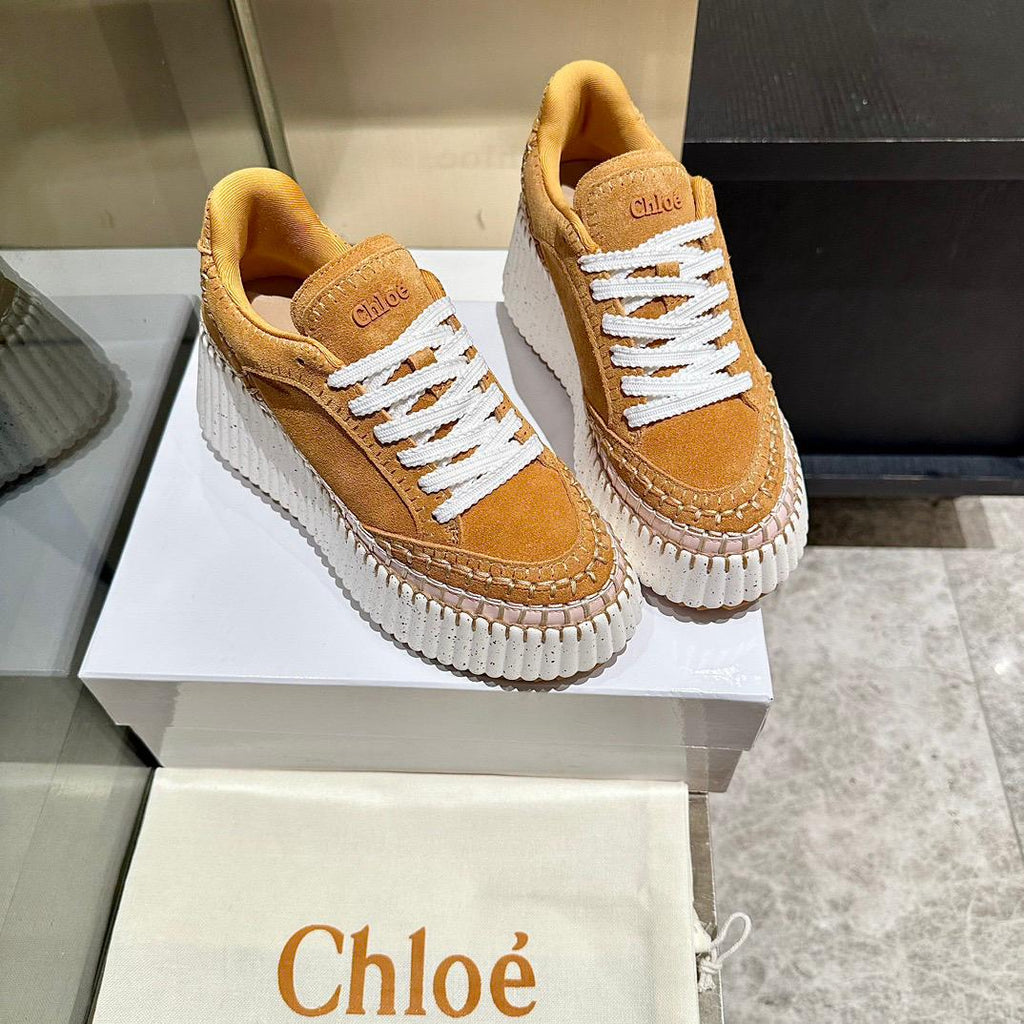Chloé Nama