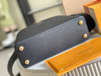 Louis Vuitton Capucines BB Black