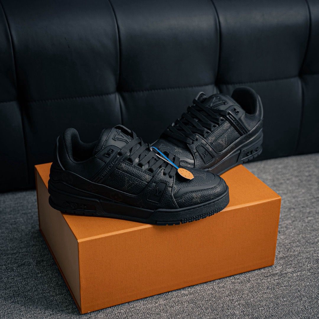 Trainer Black