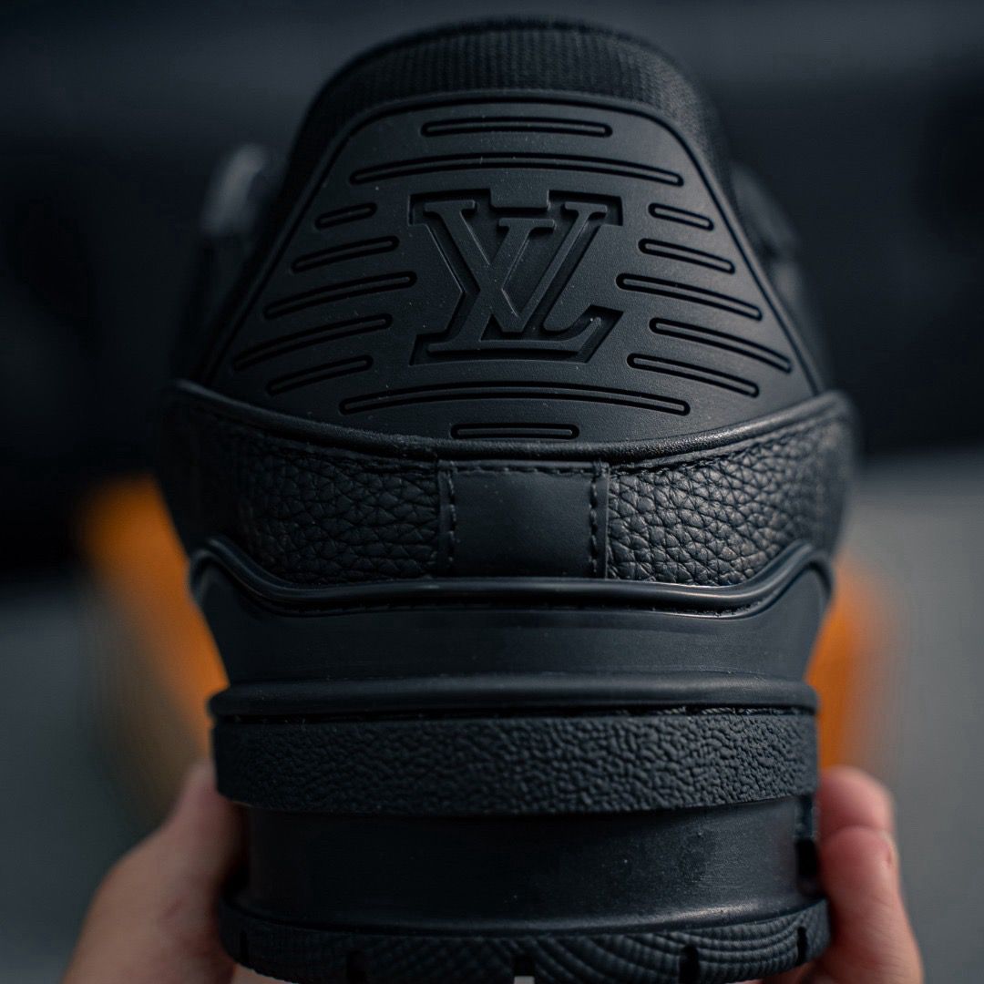 Trainer Black