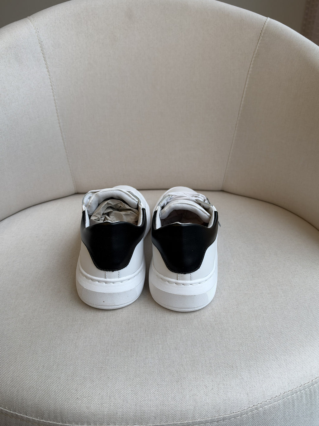 Tênis Judá Contrast Court White & Black ( Pronta Entrega)