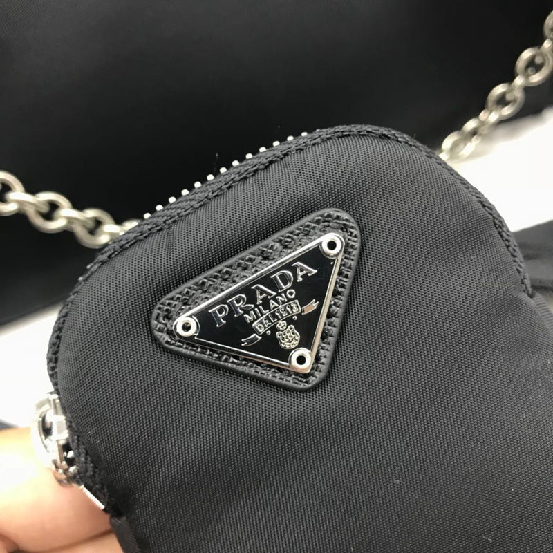 Bolsa Prada Re-Edition 2005 em Nylon Black
