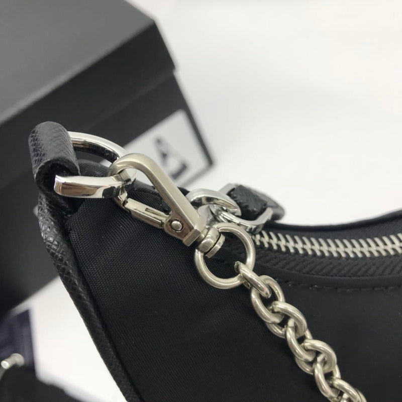 Bolsa Prada Re-Edition 2005 em Nylon Black
