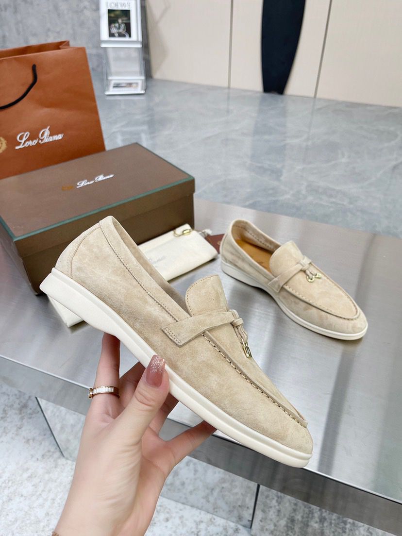 Loro Piana Summer Charms Walk Camurça Bege
