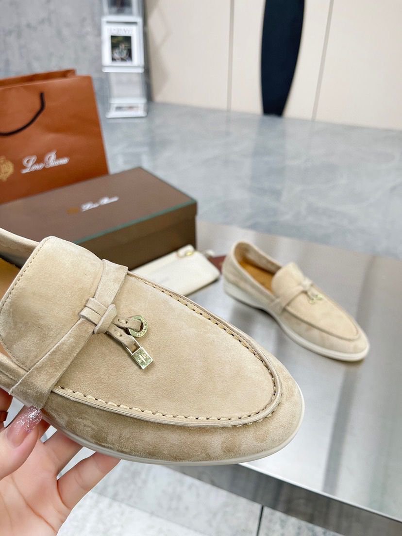 Loro Piana Summer Charms Walk Camurça Bege