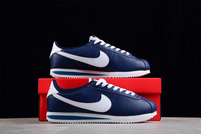 Nike Cortez Azul e branco .