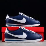 Nike Cortez Azul e branco .