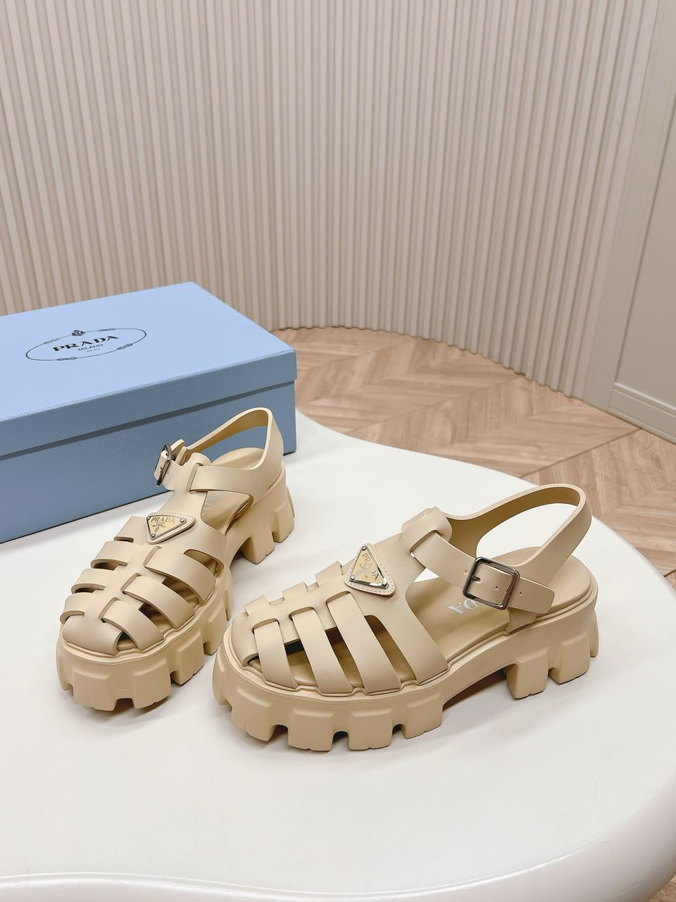 Prada Monolith Quartzo