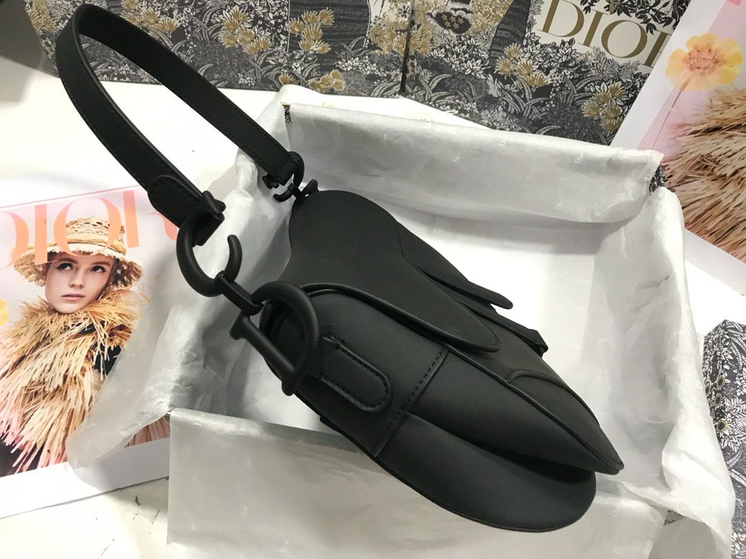 Bolsa Saddle Oblique Embroidery Black