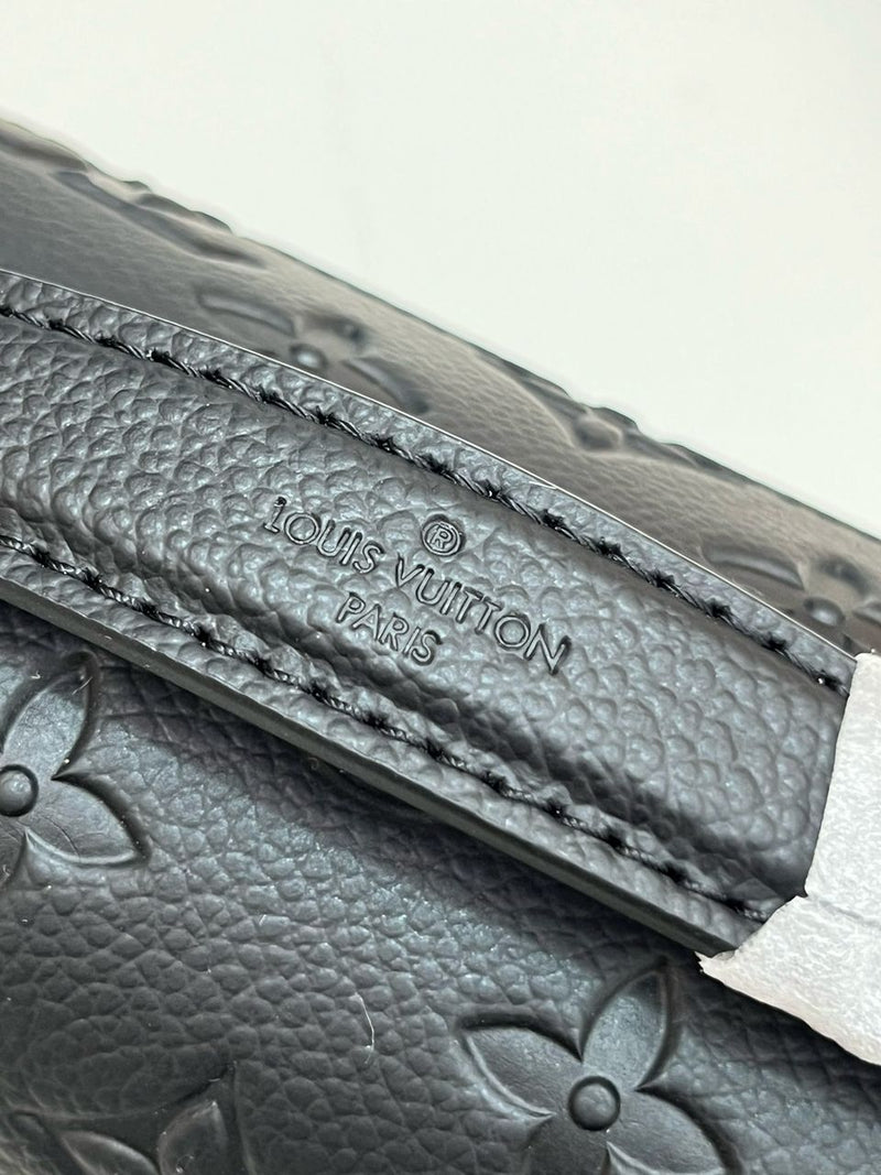 Pochette Métis East West Monogram Empreinte Black