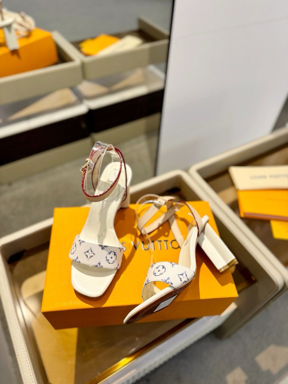 Lv Silhouette Sandal