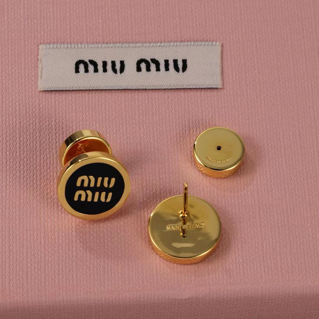 Brinco Miu Miu