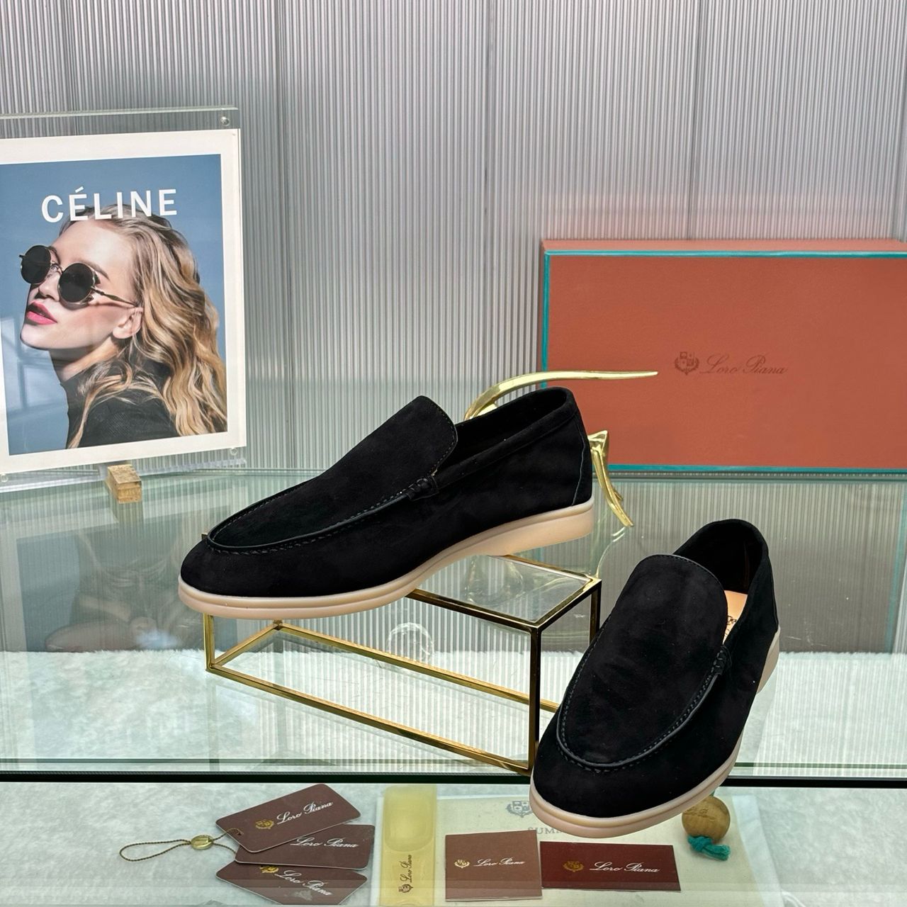 Loro Piana Summer Walk Camurça Preto.