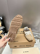 Mule New Balance x Miu Miu 530 SL em camurça desbotada