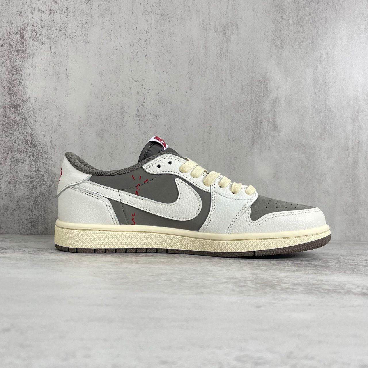 Jordan 1 Retro Low OG SP Travis Scott Reverse Mocha Bege