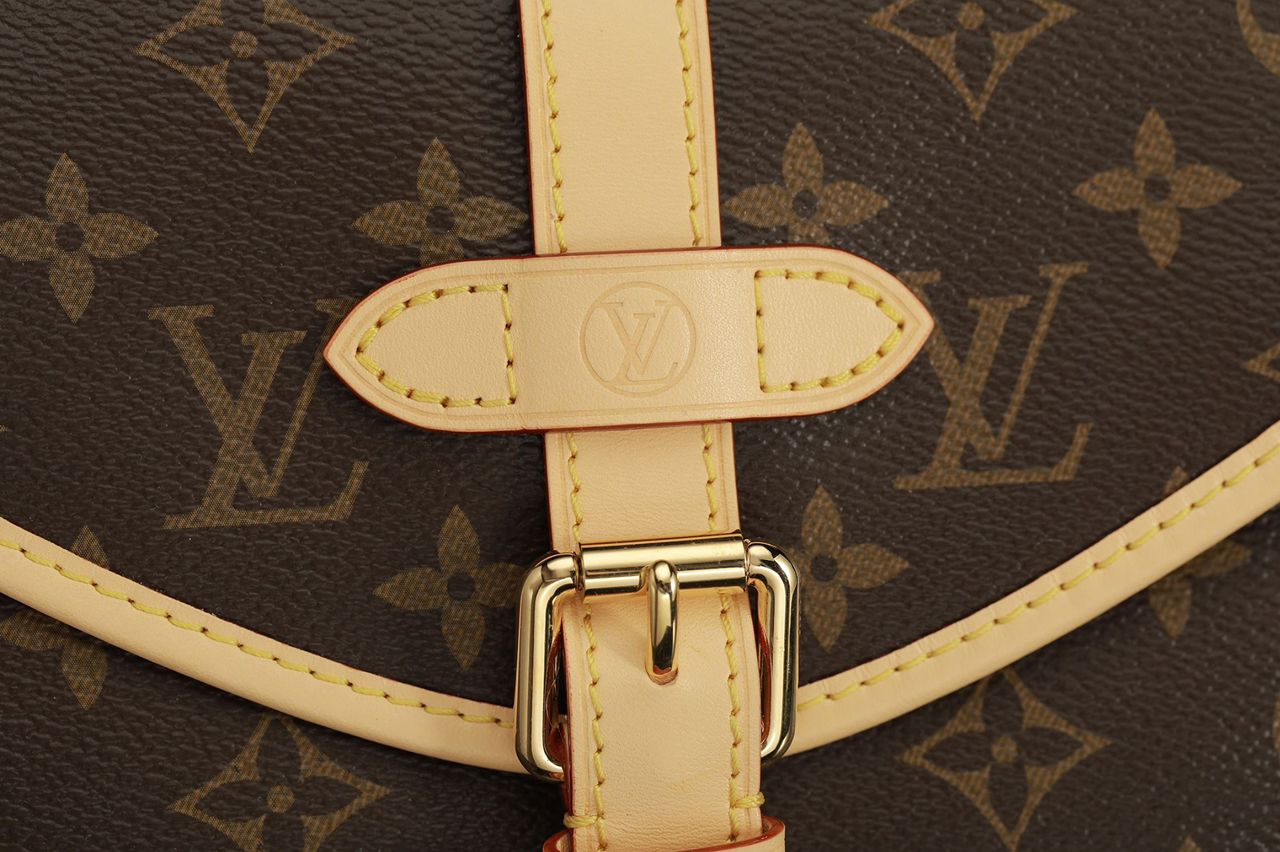 Bolsa Saumur BB Monogram Brown