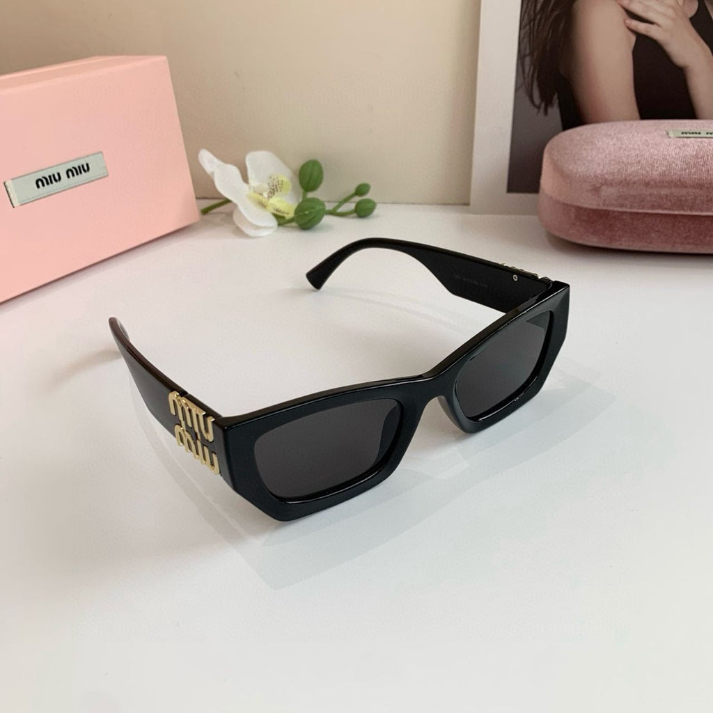 Neo-Vintage Black Miu Miu