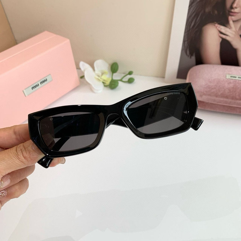 Neo-Vintage Black Miu Miu