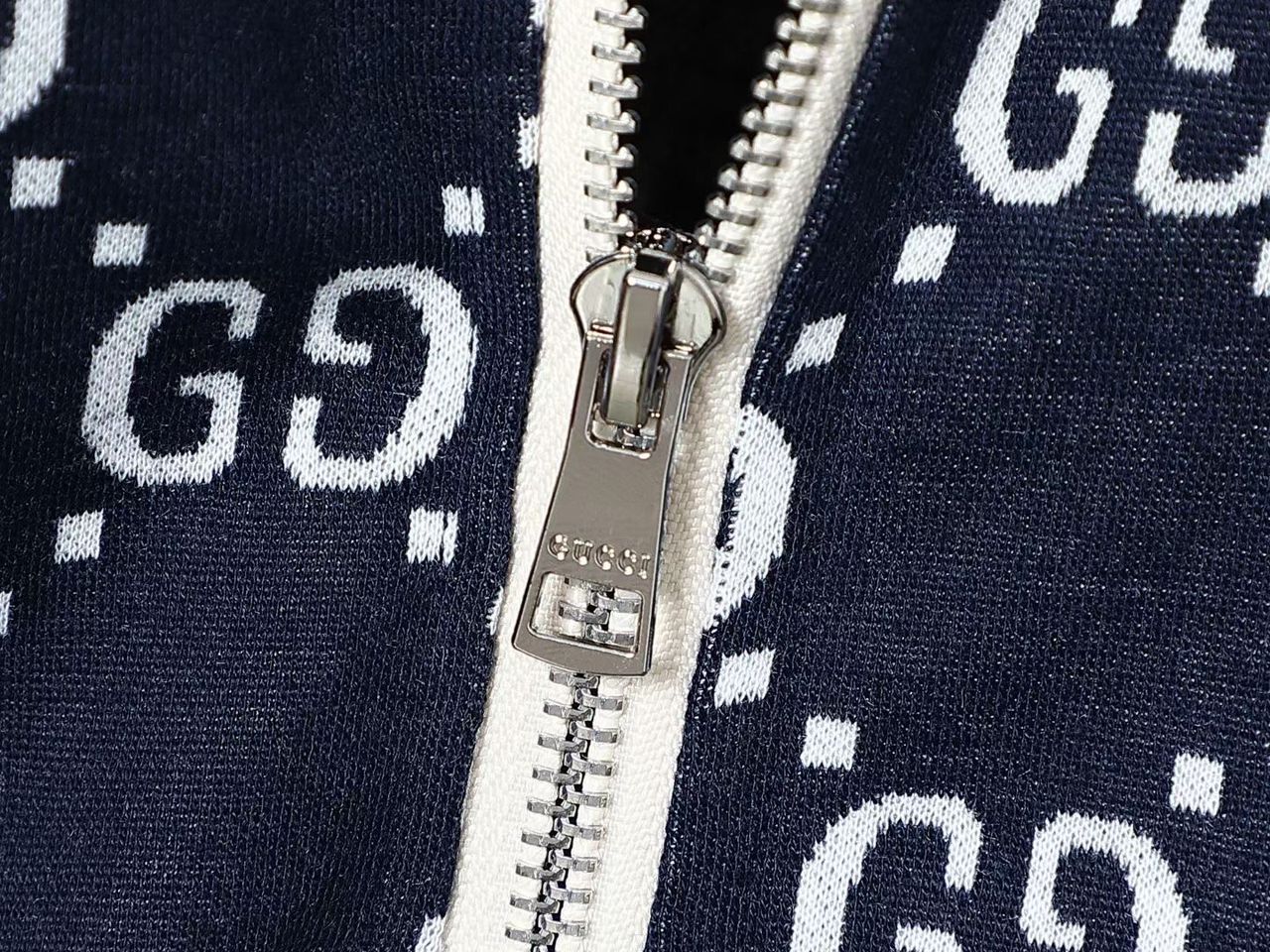 Conjunto Gucci Jacquard Monogram