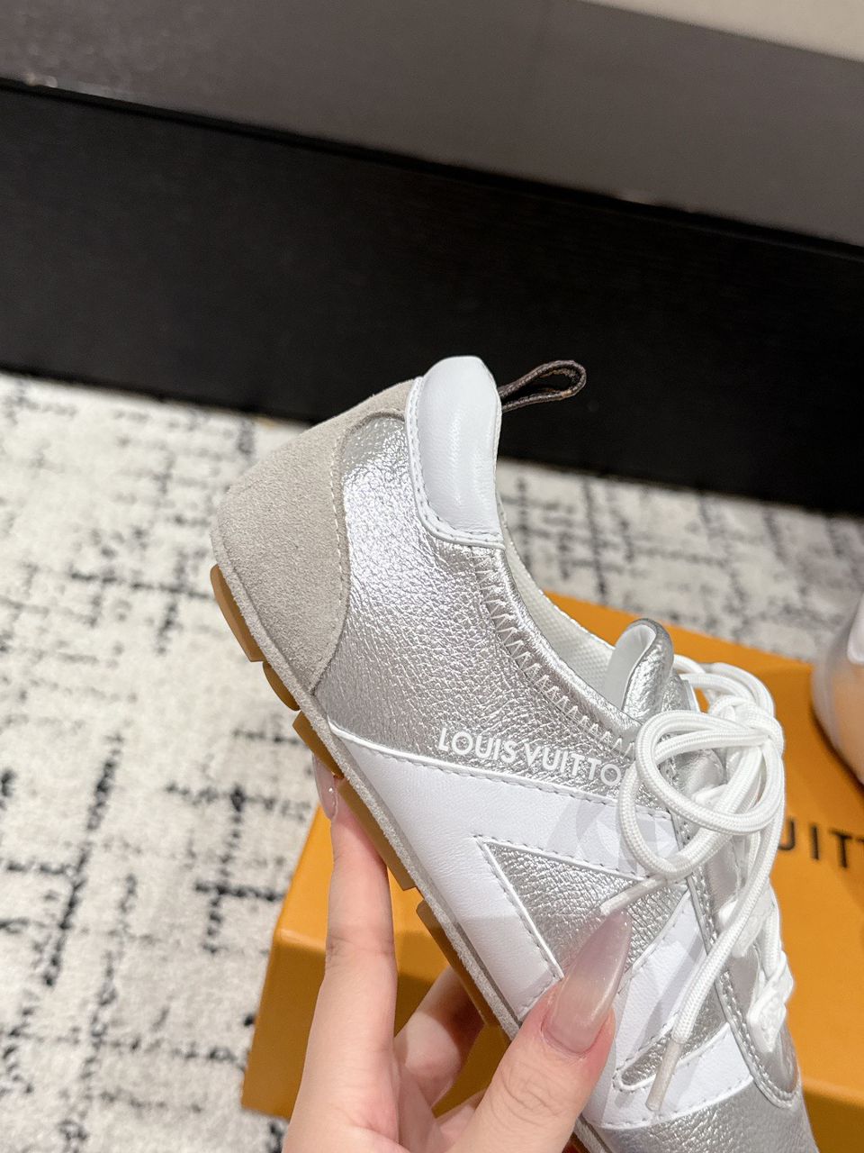 Sneakerina LV