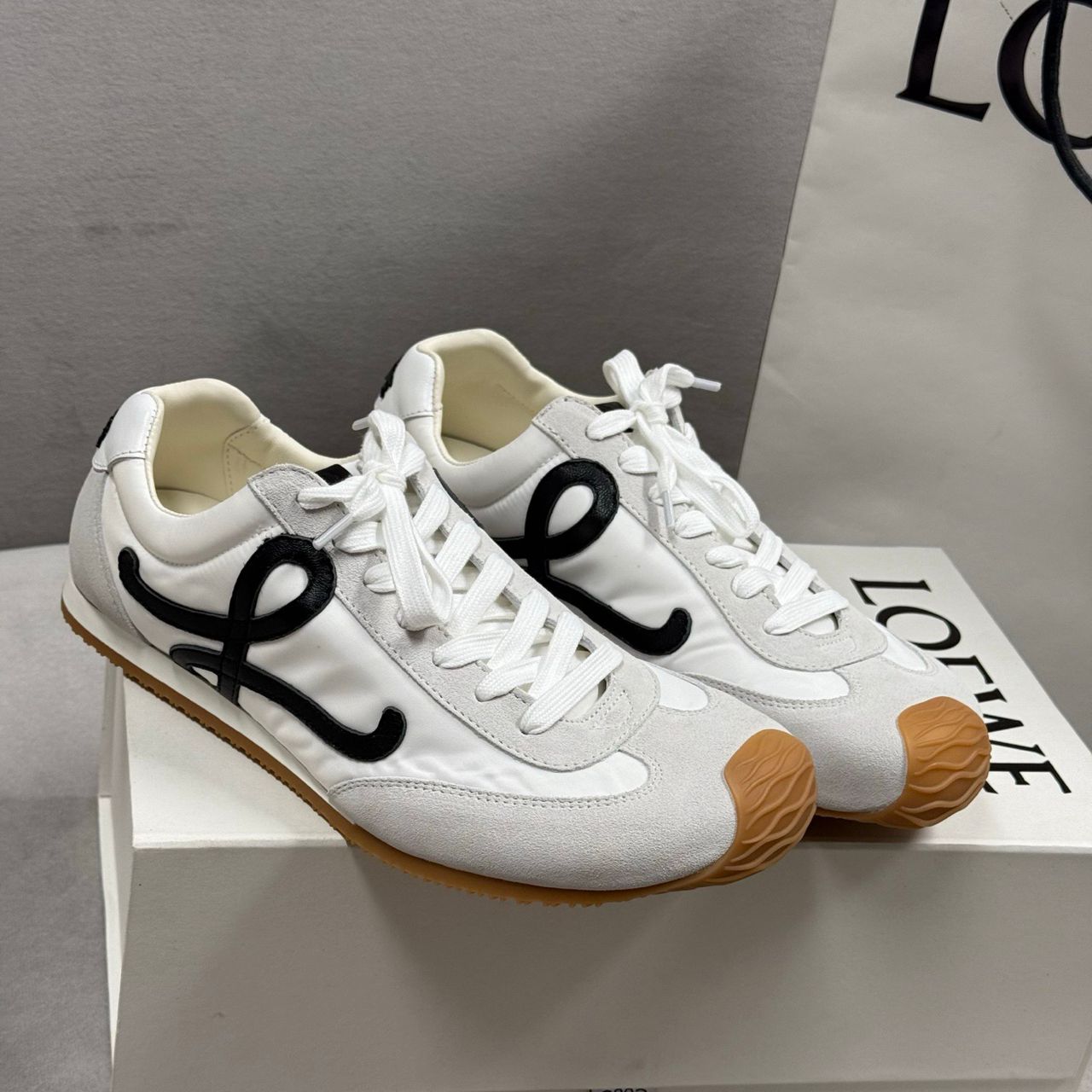 Loewe Ballet Runner 2.0 White/Black