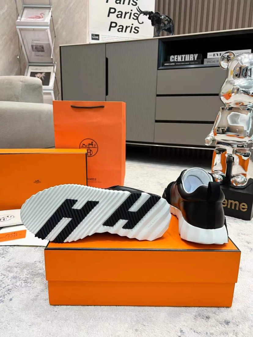 Hermès Bouncing Sneaker  Preto e Branco.