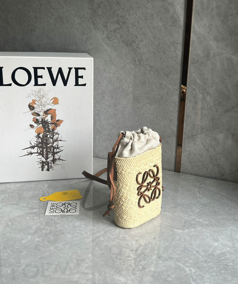Loewe Square pocket in iraca palm and calfskin