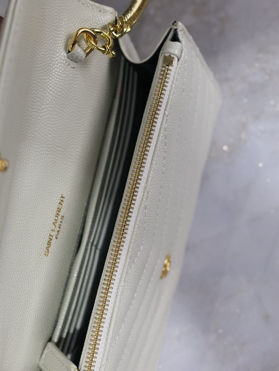 Saint Laurent Shoulder Bag White Ferragens Douradas