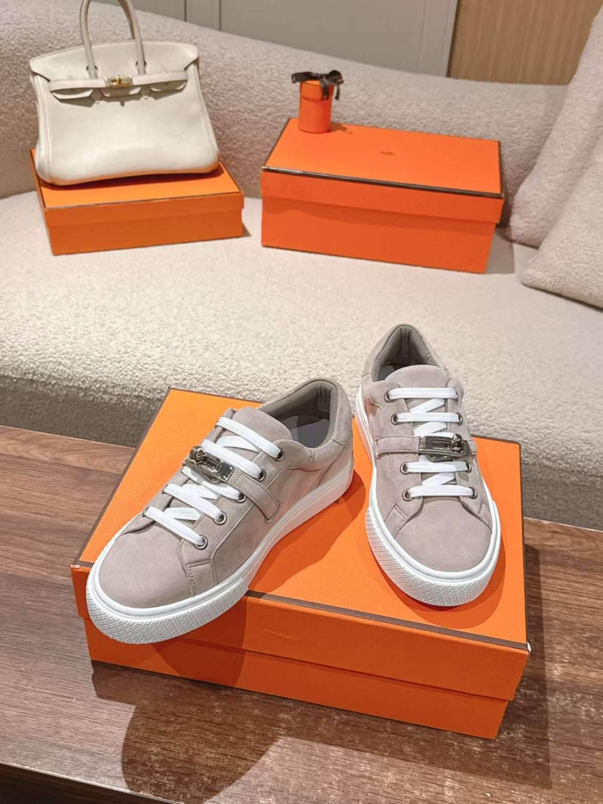 Hermès Day Sneaker Camurça