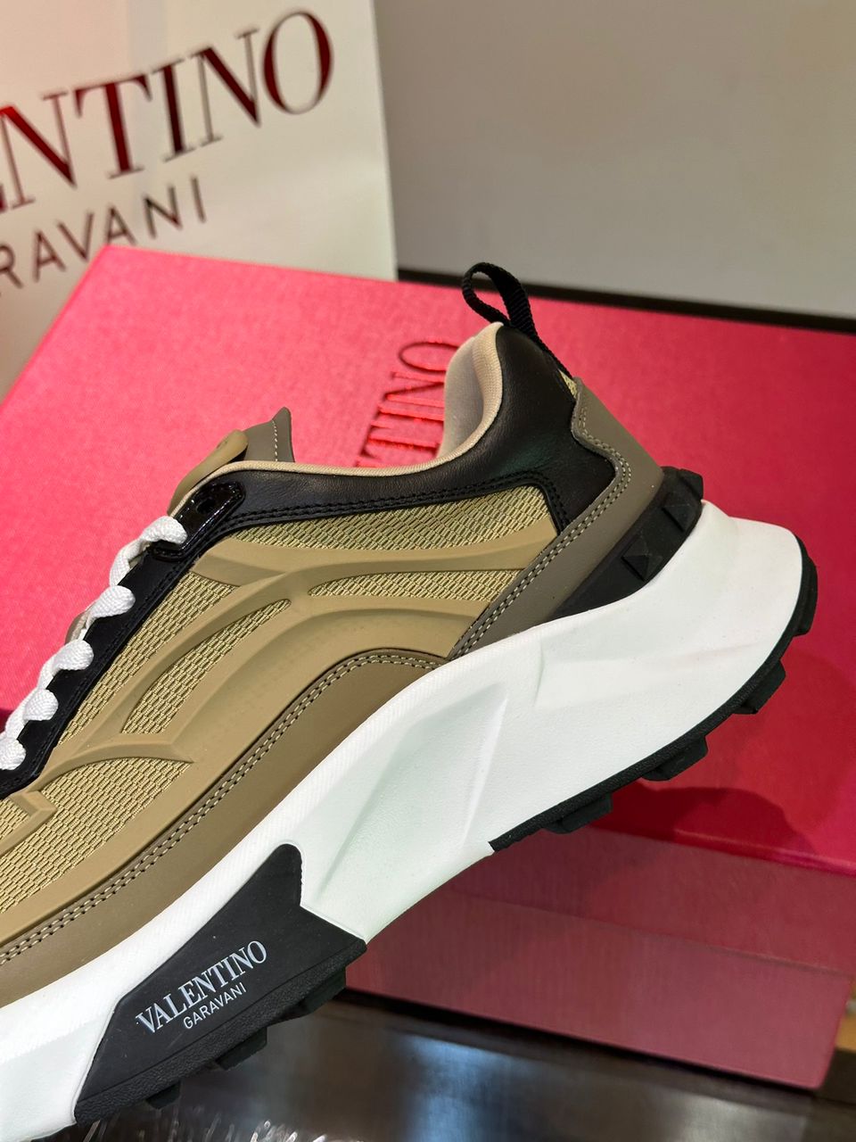 Valentino Lusso