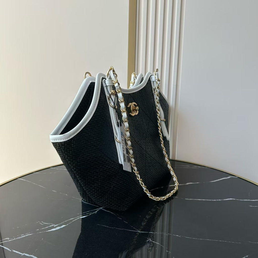 CHANEL Canvas com Efeito em Ráfia