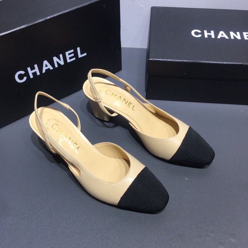 Chanel scarpin slingback com biqueira (cap toe)
