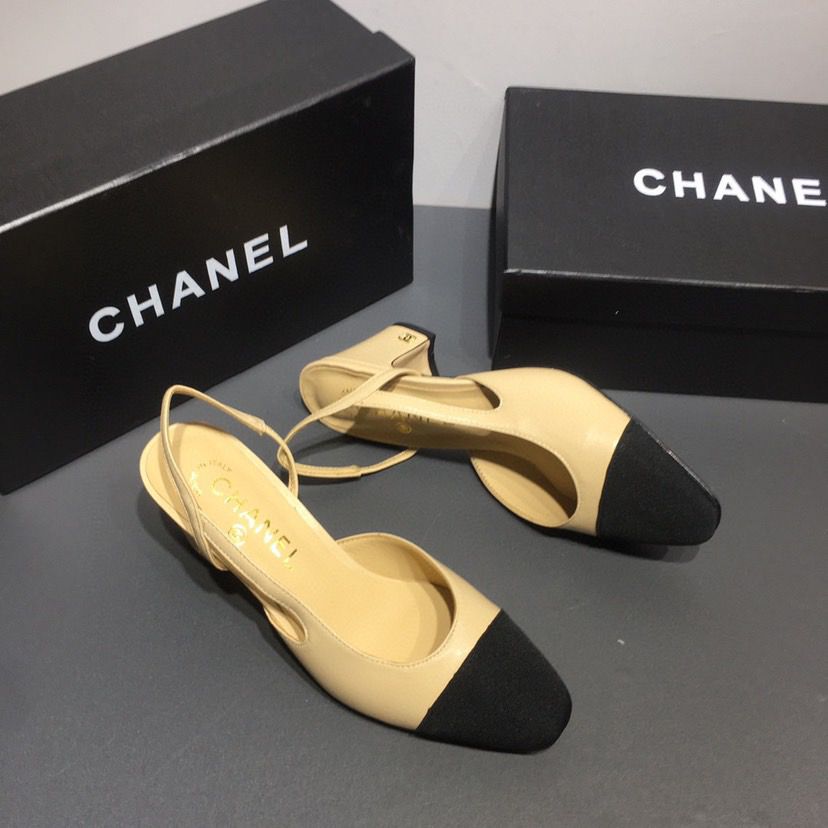 Chanel scarpin slingback com biqueira (cap toe)