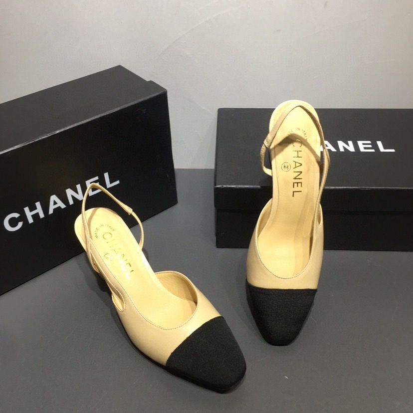 Chanel scarpin slingback com biqueira (cap toe)