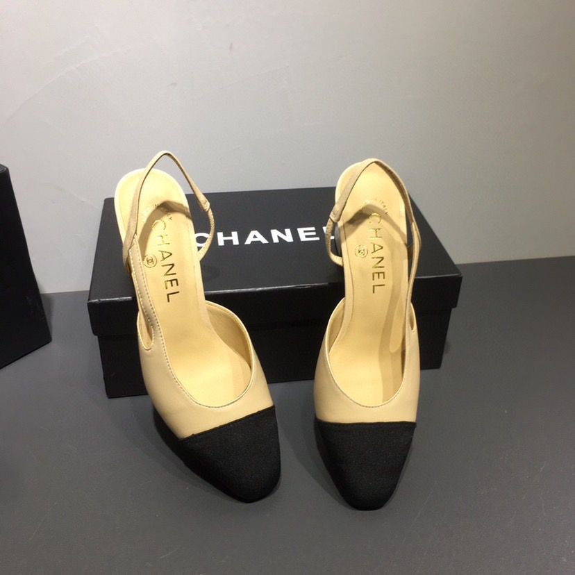 Chanel scarpin slingback com biqueira (cap toe)