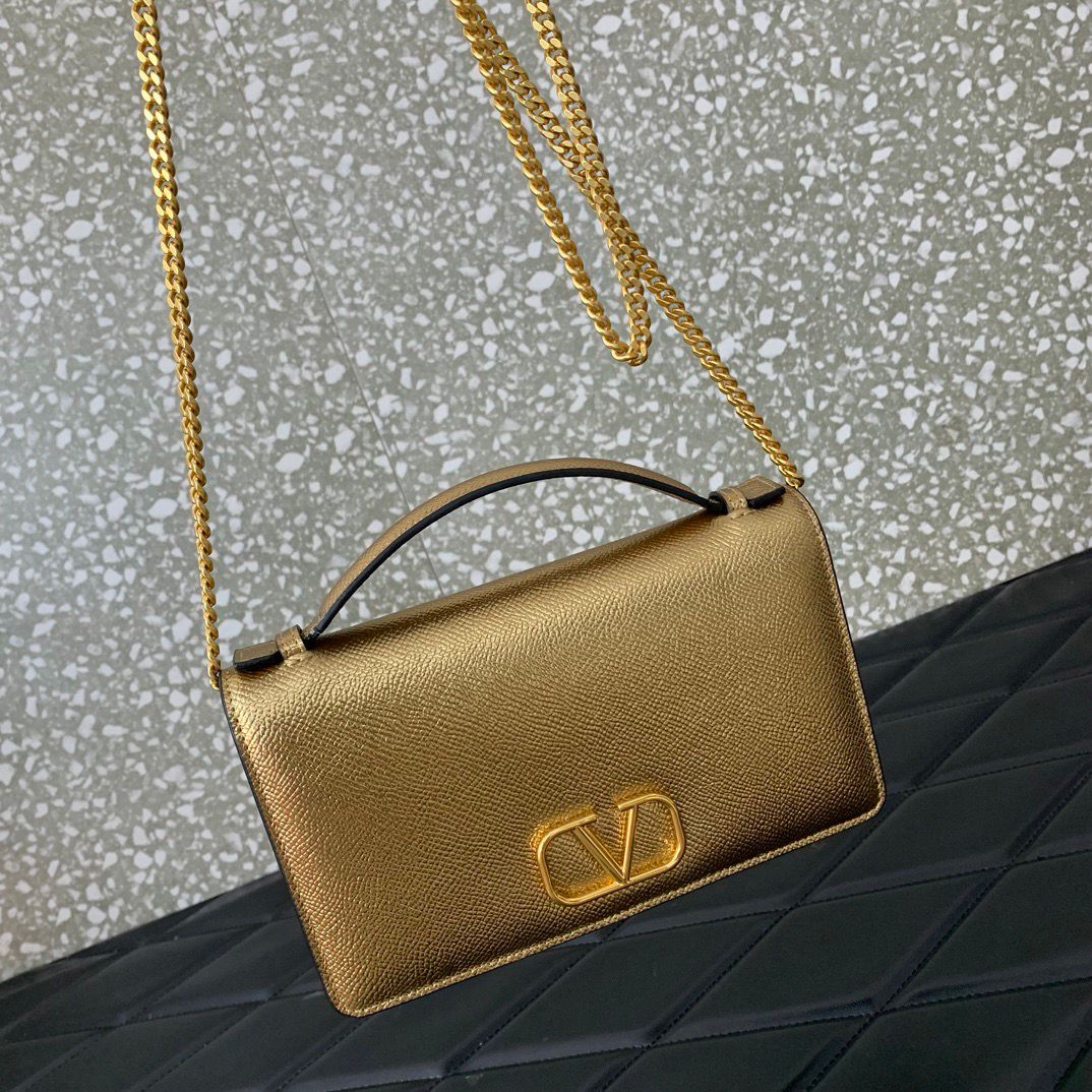 Valentino Garavani VLogo Signature