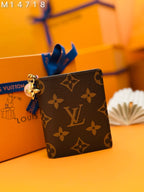 Carteira LV Charms com Bolso Monogram