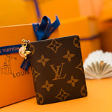 Carteira LV Charms com Bolso Monogram
