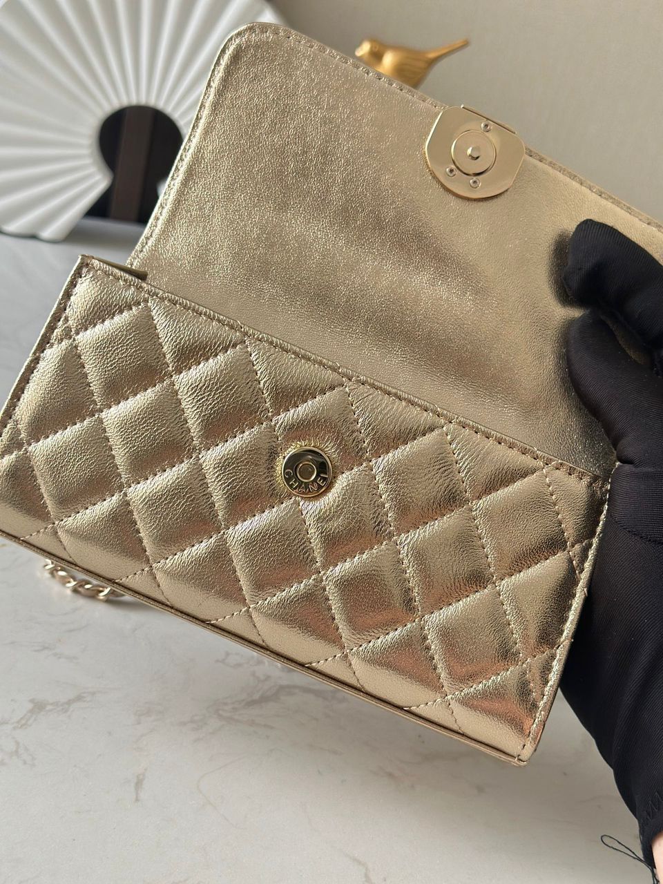 Chanel Top Handle Wallet on Chain dourada