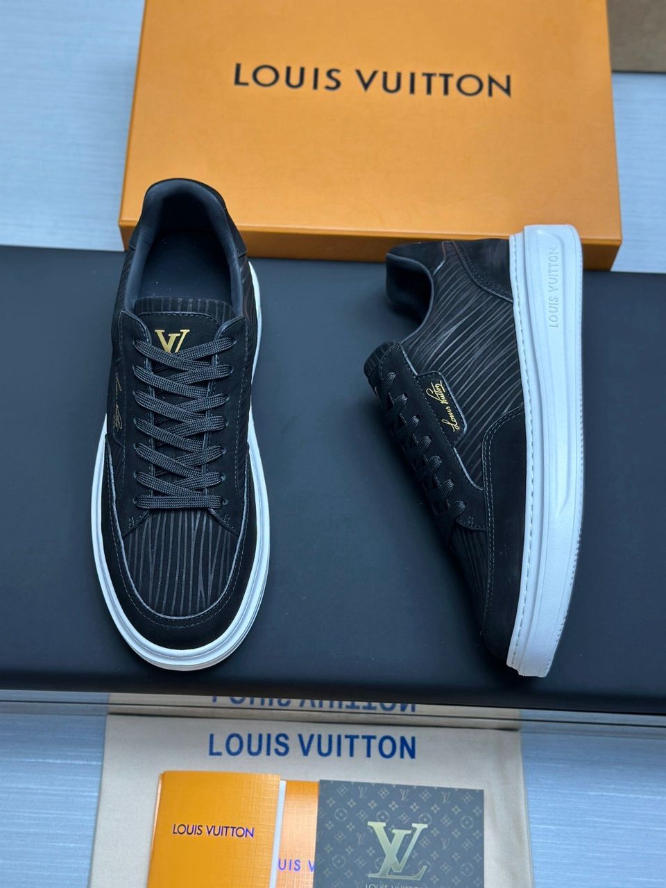 Louis Vuitton Beverly Hills Black And Gold